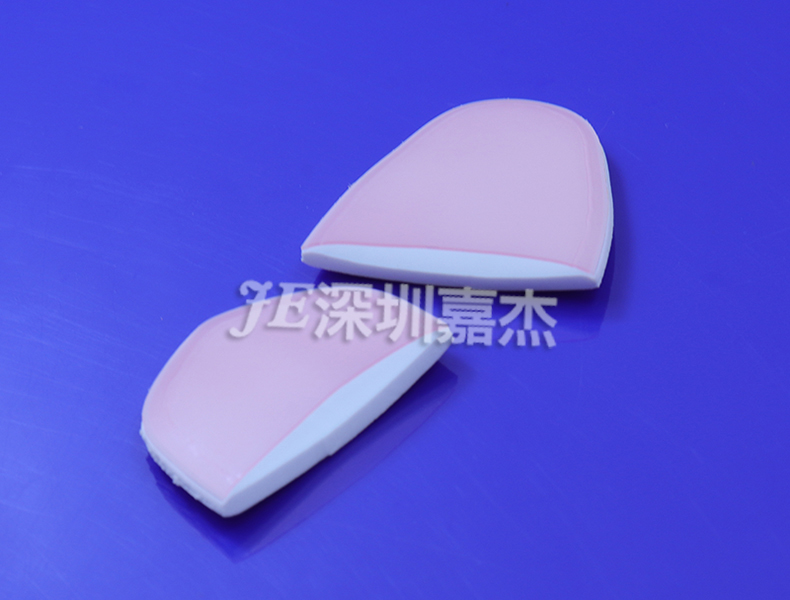 硅膠手套與棉手套對比哪個會好點(diǎn)？